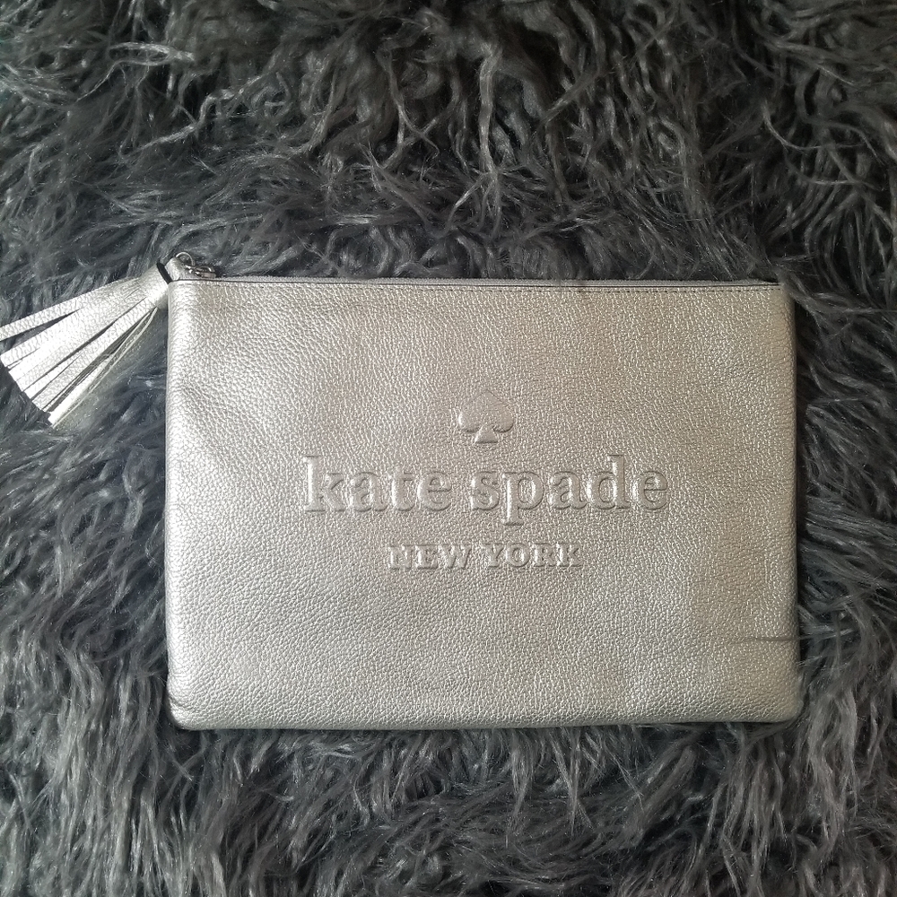 NWOT Kate Spade Large Leather Sienne Logo Clutch